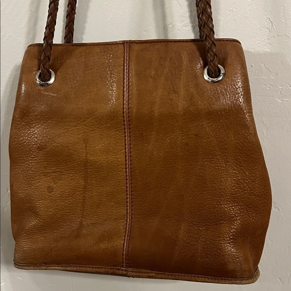 Elegant Genuine Leather Fossil Shoulder Bag - Picture 5 of 10
